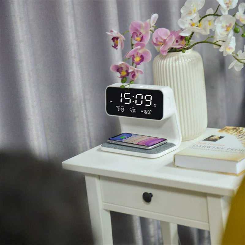 Restfield 3-In-1 Slimme Nachtlamp – Dimbaar, Draadloos Opladen & Wekker