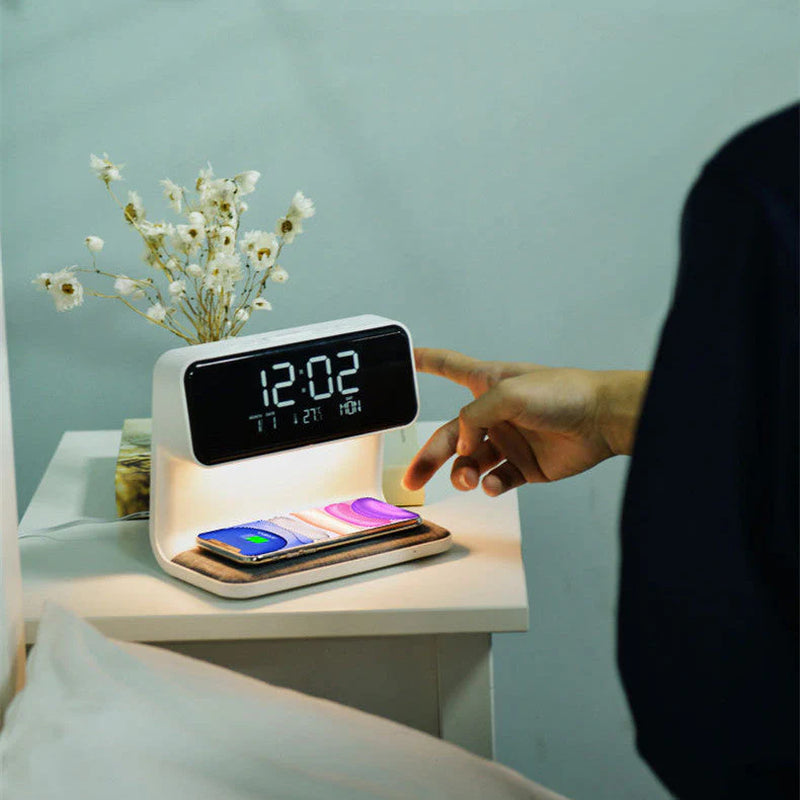 Restfield 3-In-1 Slimme Nachtlamp – Dimbaar, Draadloos Opladen & Wekker