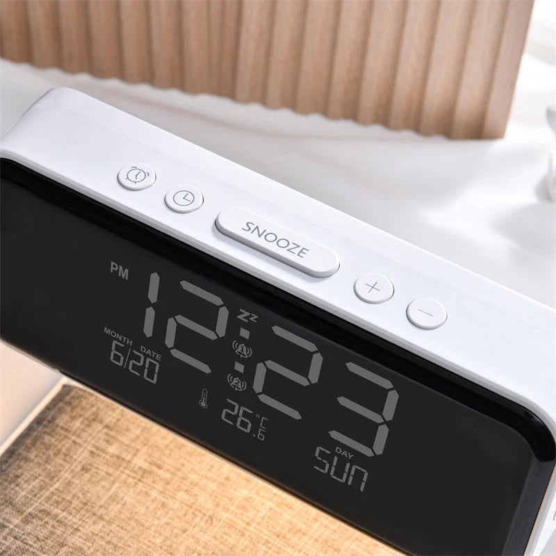 Restfield 3-In-1 Slimme Nachtlamp – Dimbaar, Draadloos Opladen & Wekker